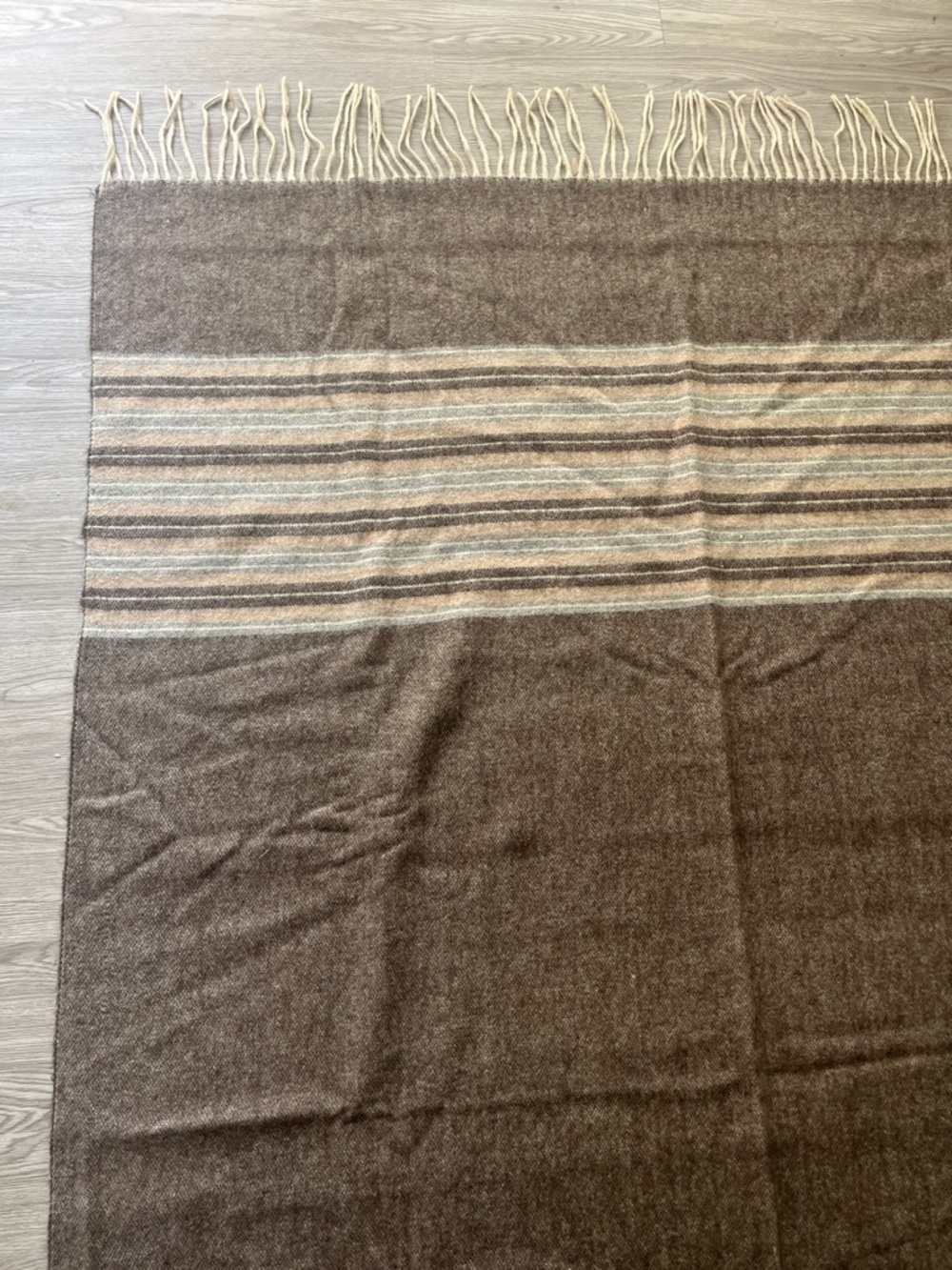 Alpaca Wool Lightweight Blanket - Picture 6 of 10